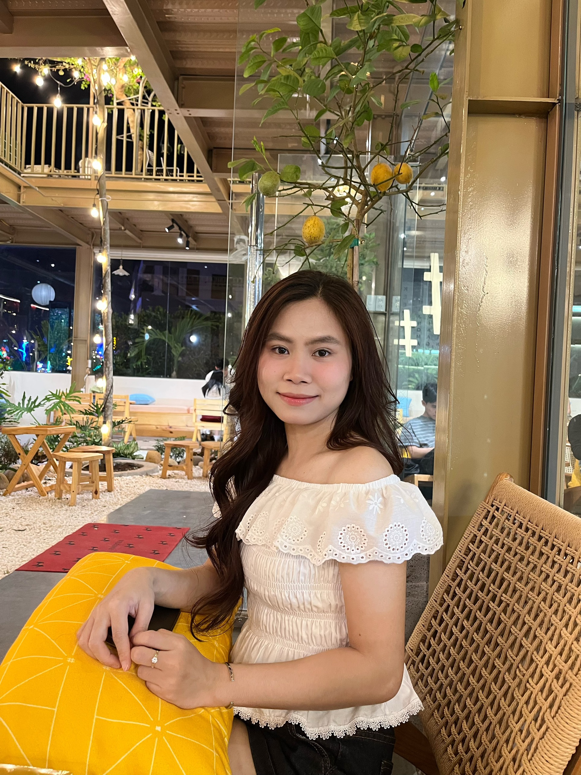 Ms. Hồng Thuý